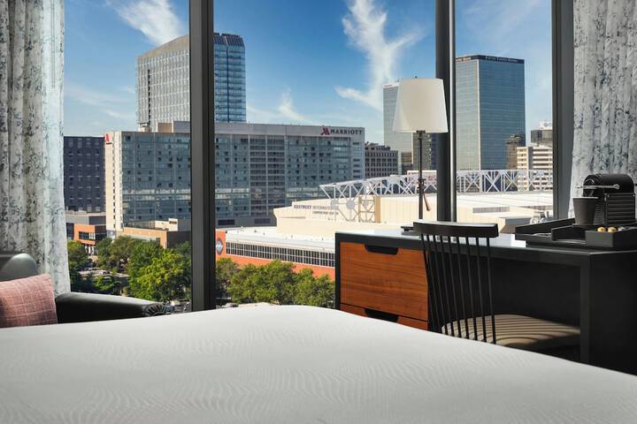 Hotel Distil Autograph Collection