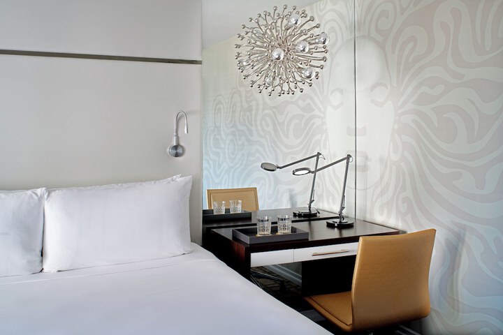 Room 37 of 73