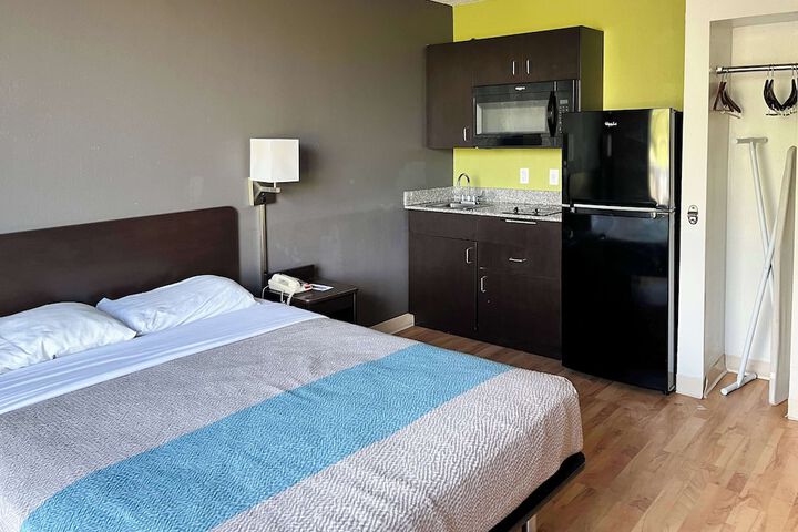 Studio 6 Suites Clarion PA
