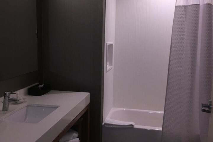 Room 22 of 37