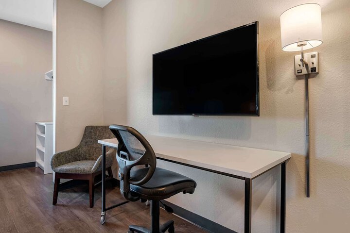 Room 12 of 35