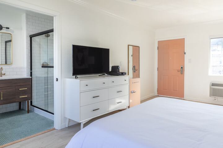 Room 64 of 68