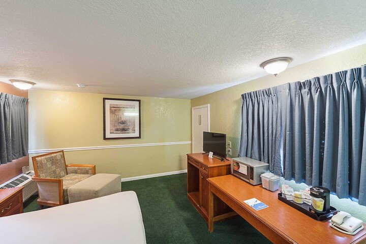 Room 30 of 36