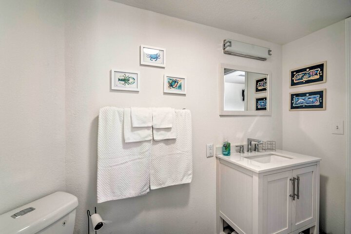 Remodeled Retreat on Homosassa River Canal!