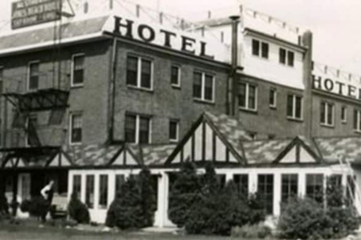 Hotel 4 of 40