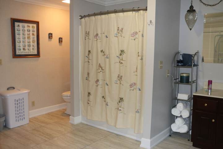 Room 21 of 38