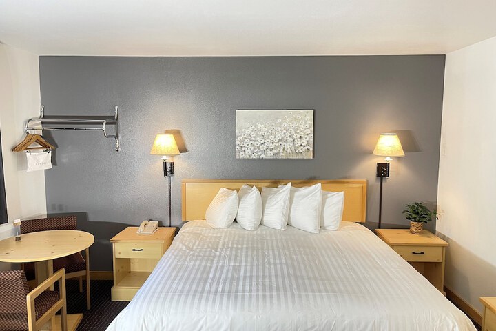 Room 50 of 79