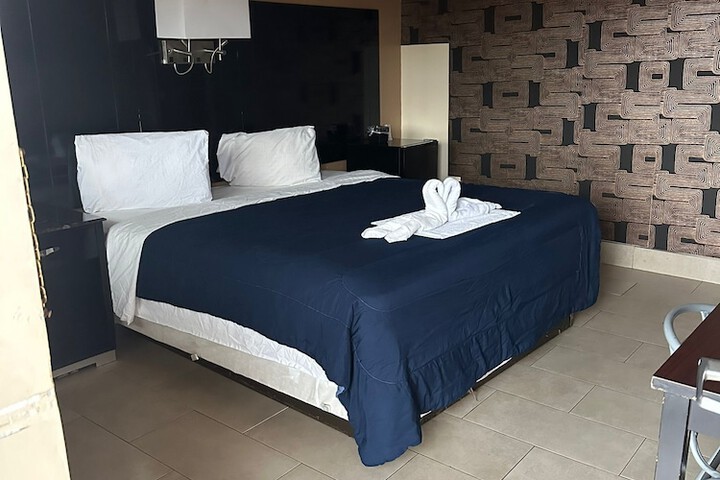 Room 26 of 71