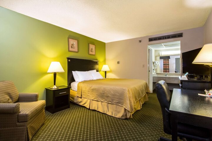 Room 7 of 27