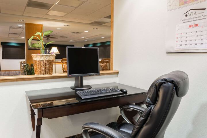 Business Center 15 of 15