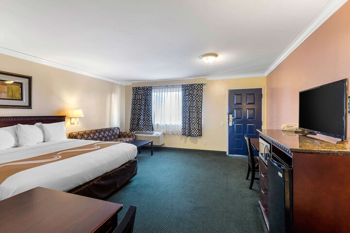 Room 13 of 39