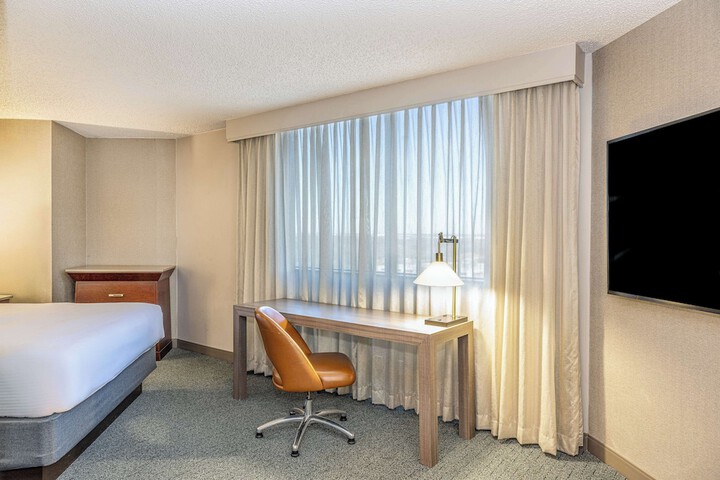 Room 25 of 127