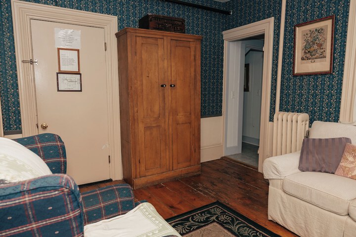Room 23 of 36
