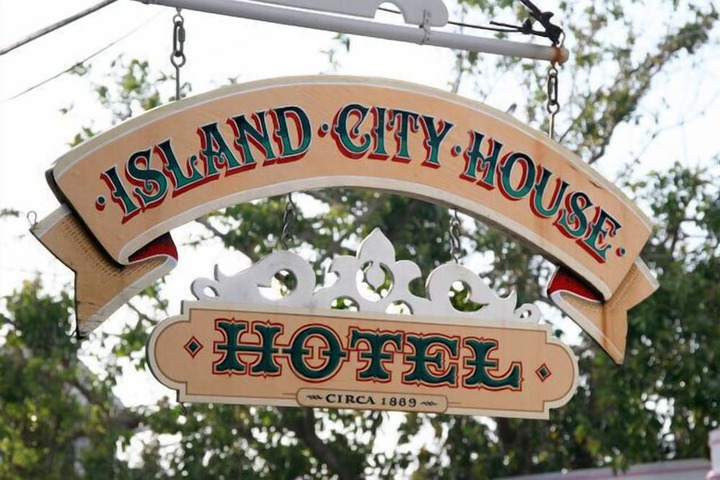 Hotel 2 of 50