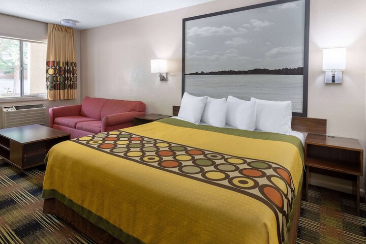 Room 21 of 21