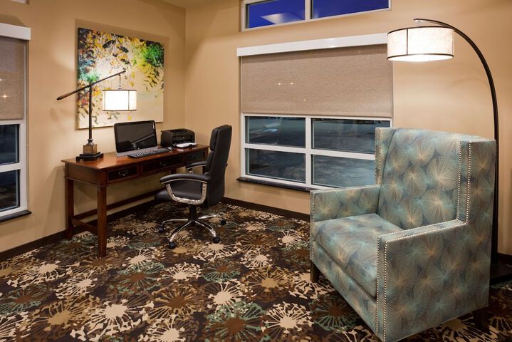 Business Center 42 of 43