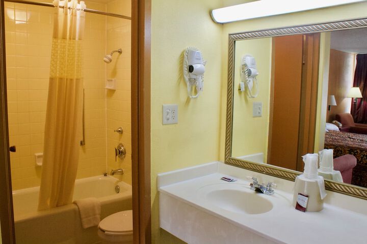 Rodeway Inn Monroe