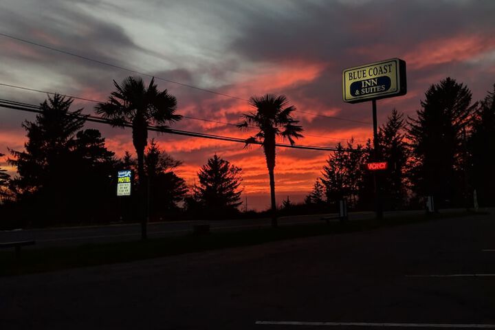 Blue Coast Inn and Suites