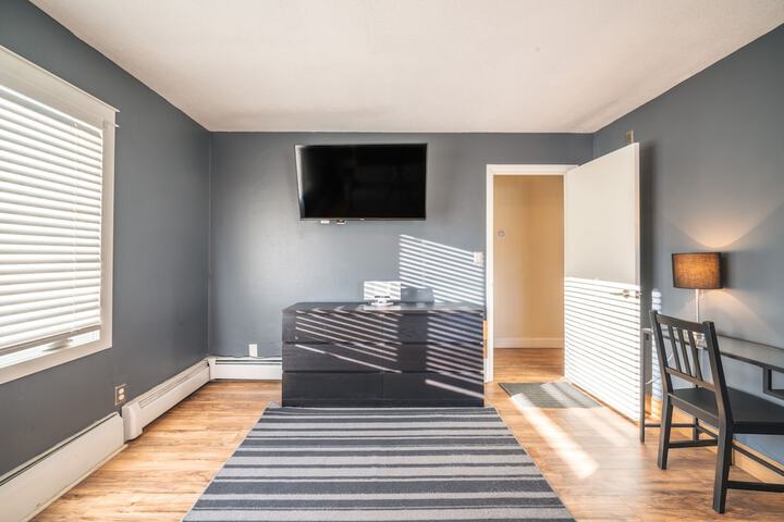 Room 11 of 38