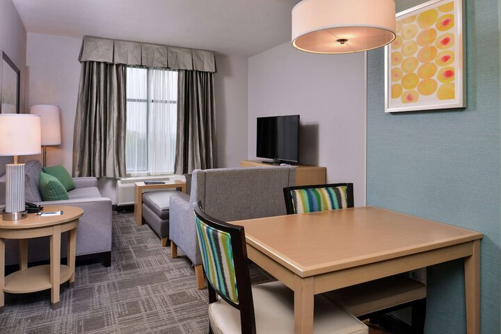 Room 33 of 65