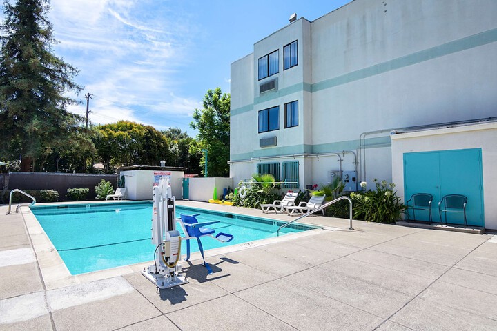 Pool 6 of 39