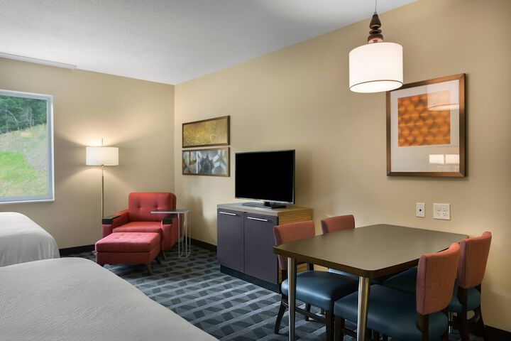 Room 18 of 28