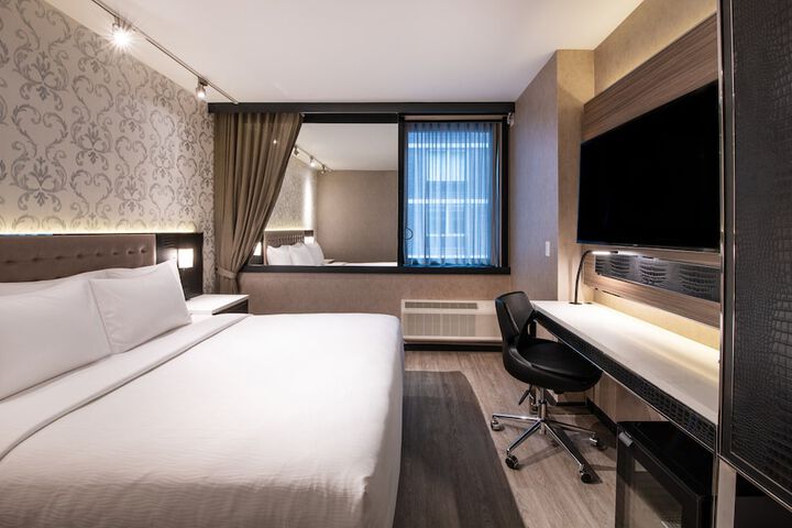 Room 12 of 52