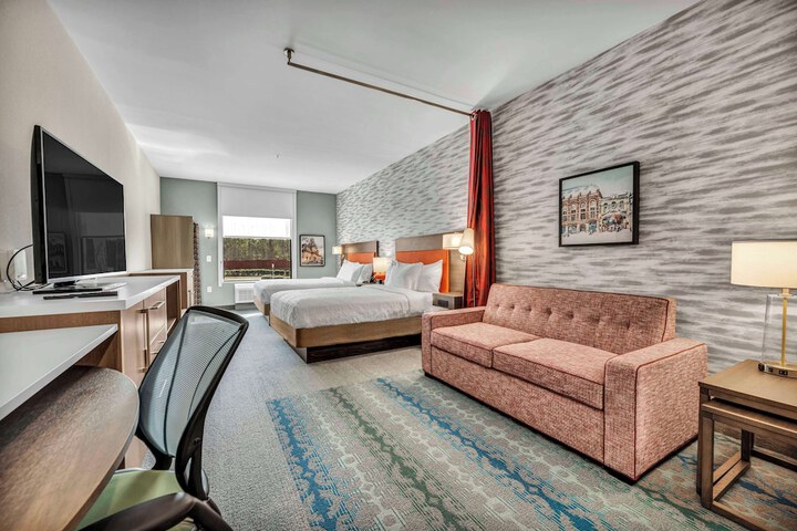 Room 34 of 83