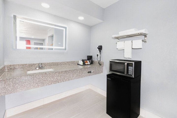 Room 20 of 29