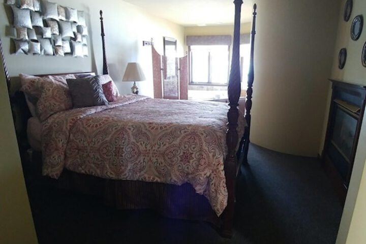 Room 74 of 128