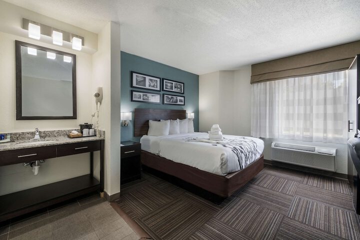 Room 31 of 40