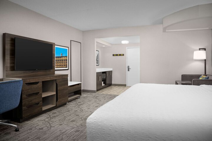 Room 11 of 42