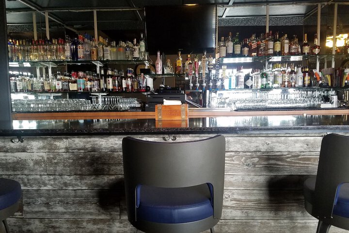Lounge 49 of 55