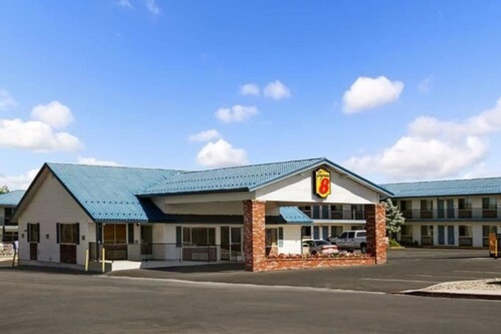 Hotel 4 of 40