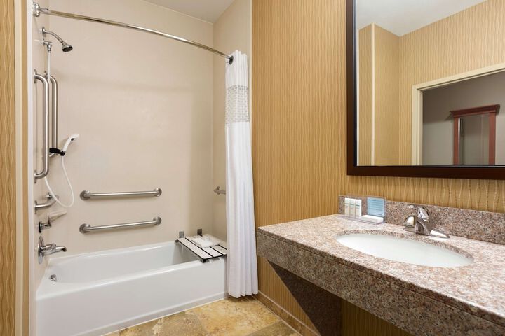 Room 14 of 26