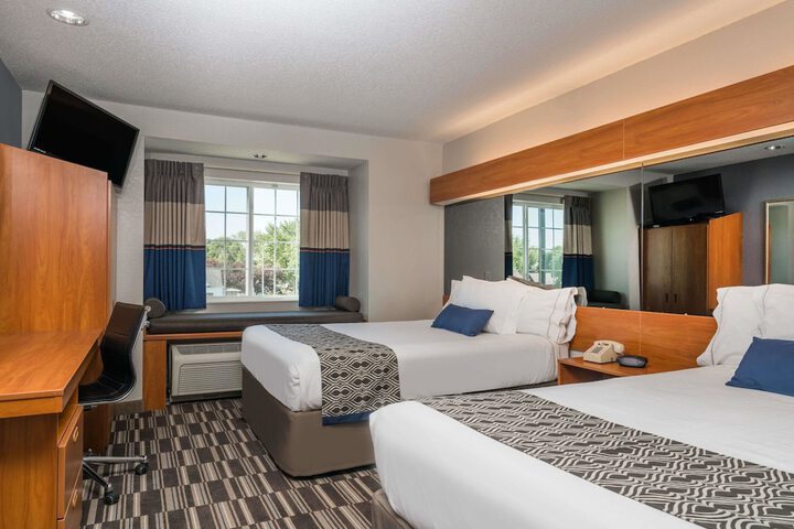Room 8 of 15