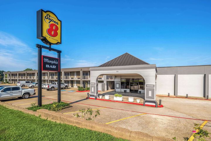Super 8 by Wyndham Longview / North