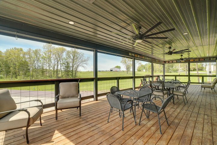 Near Wineries: Country Condo in New Haven