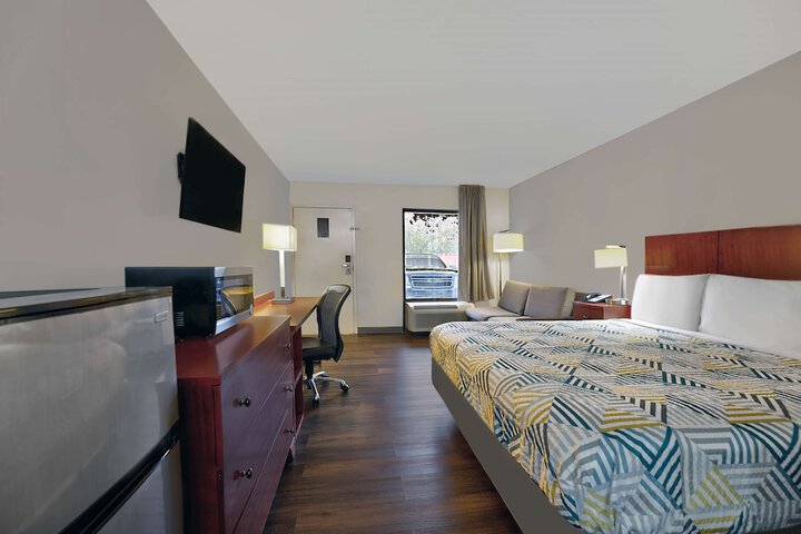 Room 18 of 20