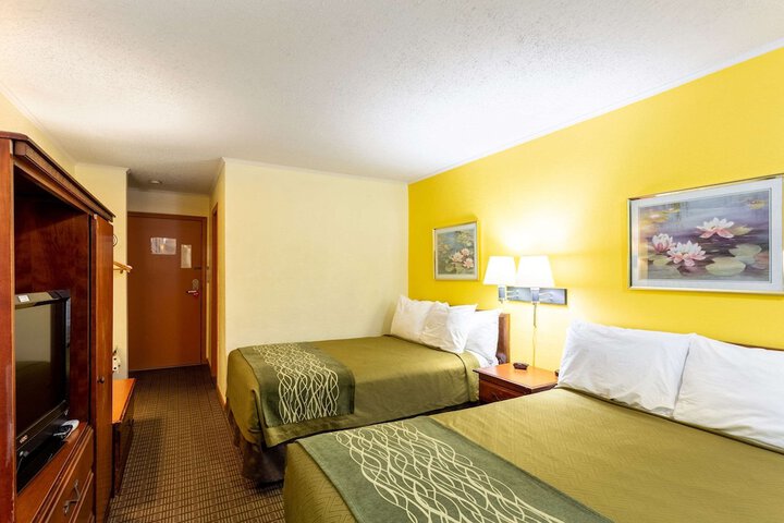 Room 12 of 25