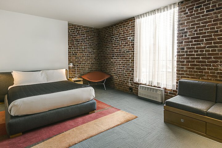 Room 54 of 109