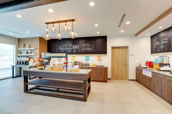 Breakfast/Coffee Service 92 of 115