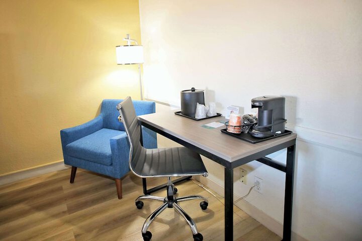 Room 12 of 48