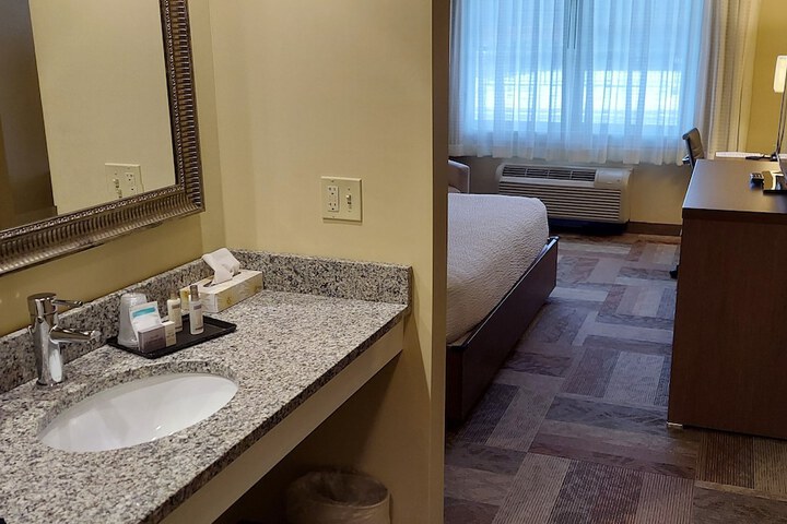 Room 33 of 45