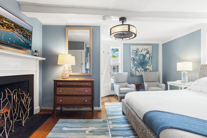 Room 151 of 218
