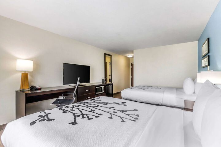 Room 27 of 72