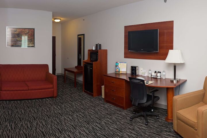 Room 8 of 26