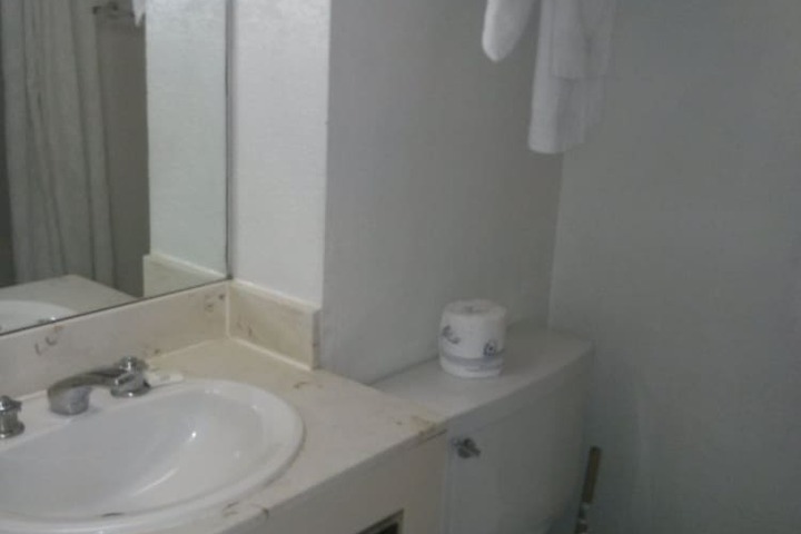 Room 14 of 18