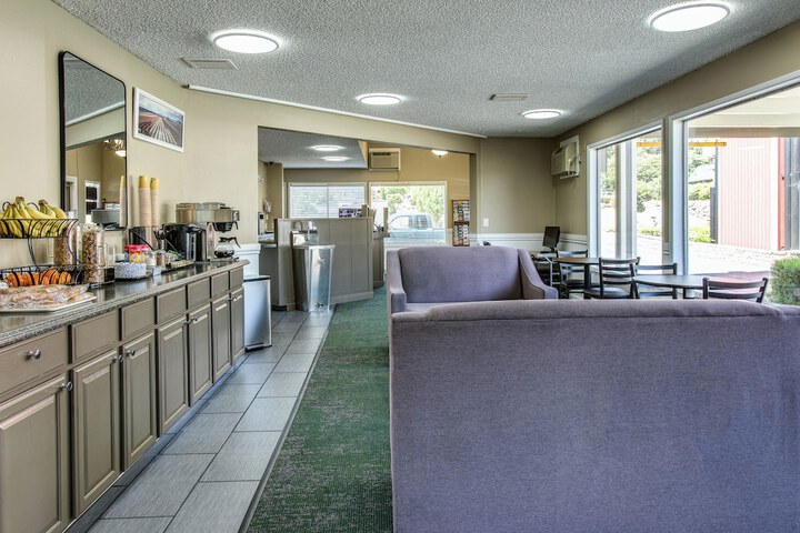Coachman Inn