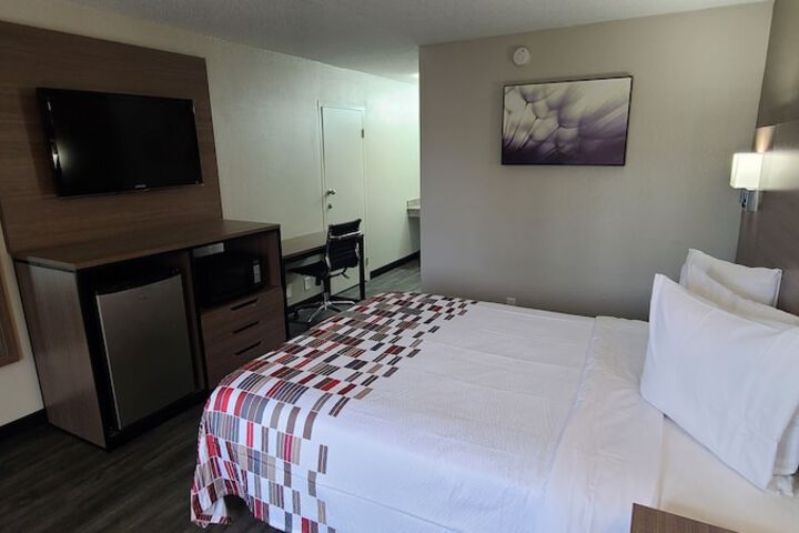 Room 9 of 15